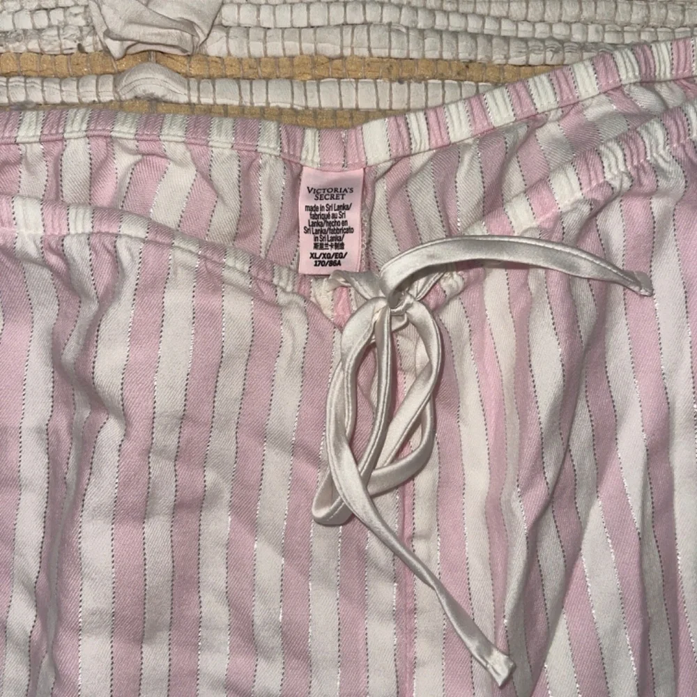 Victoria’s Secret 2 Piece Set Pink and White with Silver Striped Pajamas - Picture 4 of 9